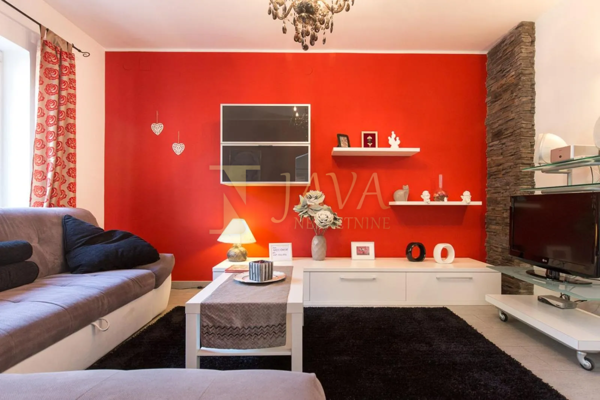 Appartamento KOSTRENA, 1.400 €