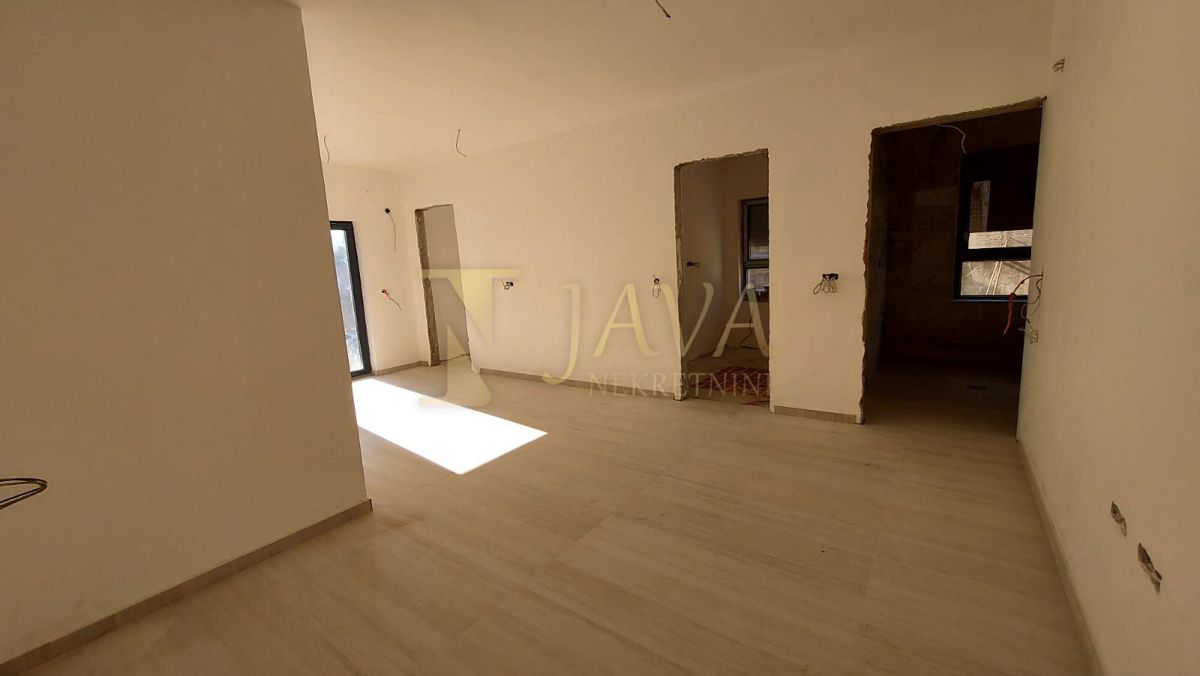 Appartamento VIŠKOVO, 153.000 €