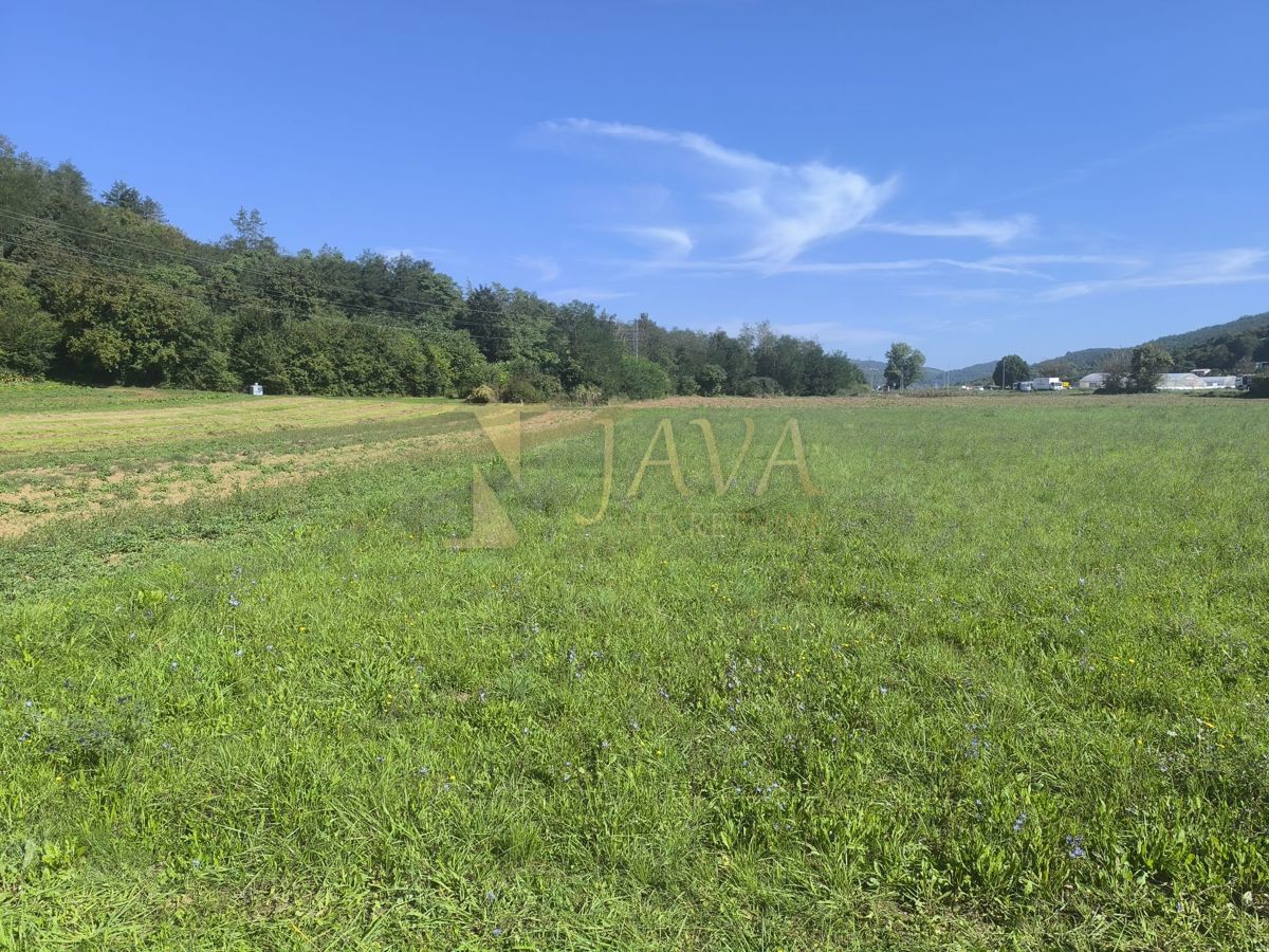 Участок PAZIN, 99.000 €