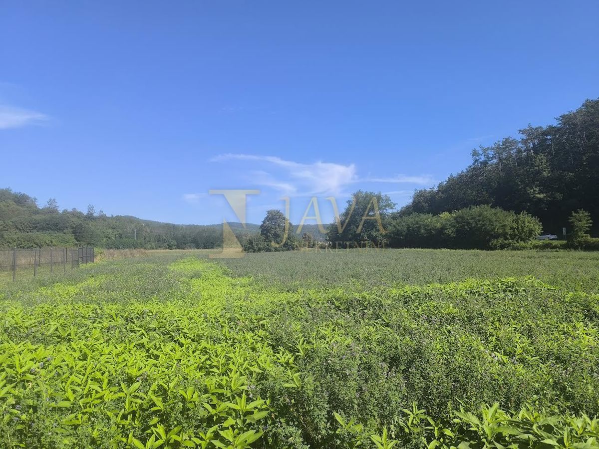 Участок PAZIN, 279.000 €