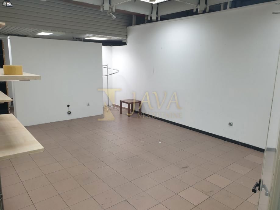 Locale commerciale RIJEKA, 72.000 €