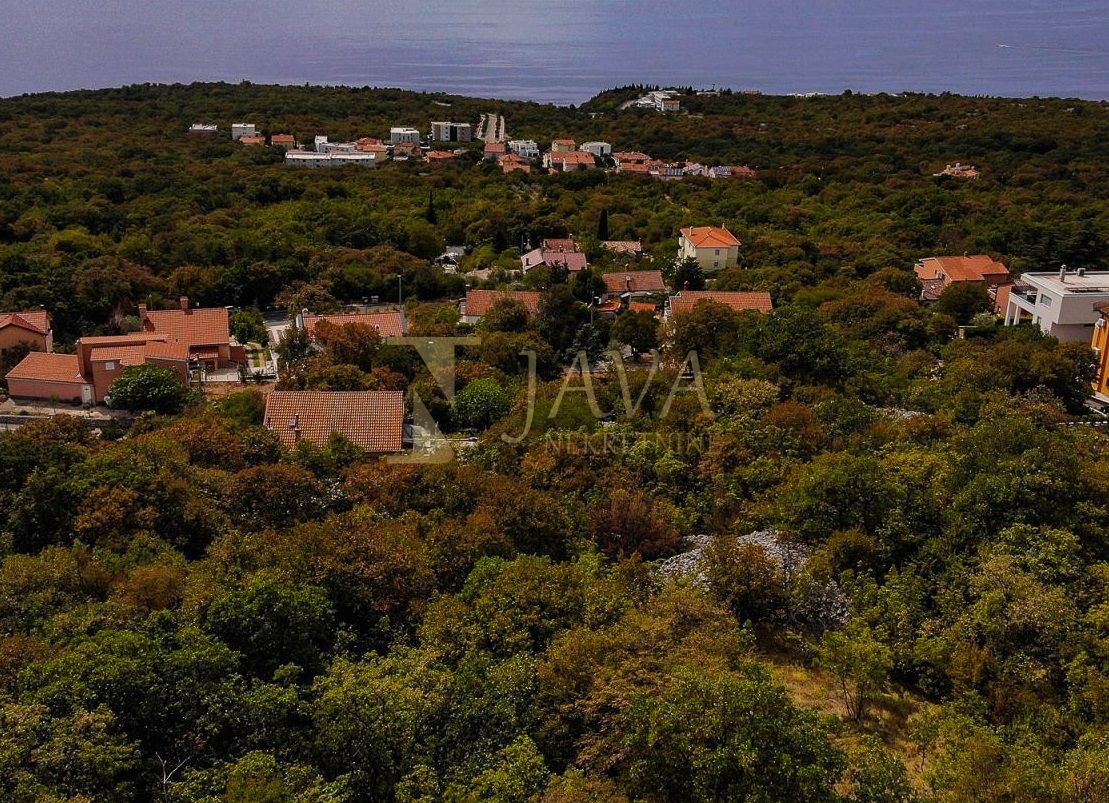 Terreno KOSTRENA, 300.000 €