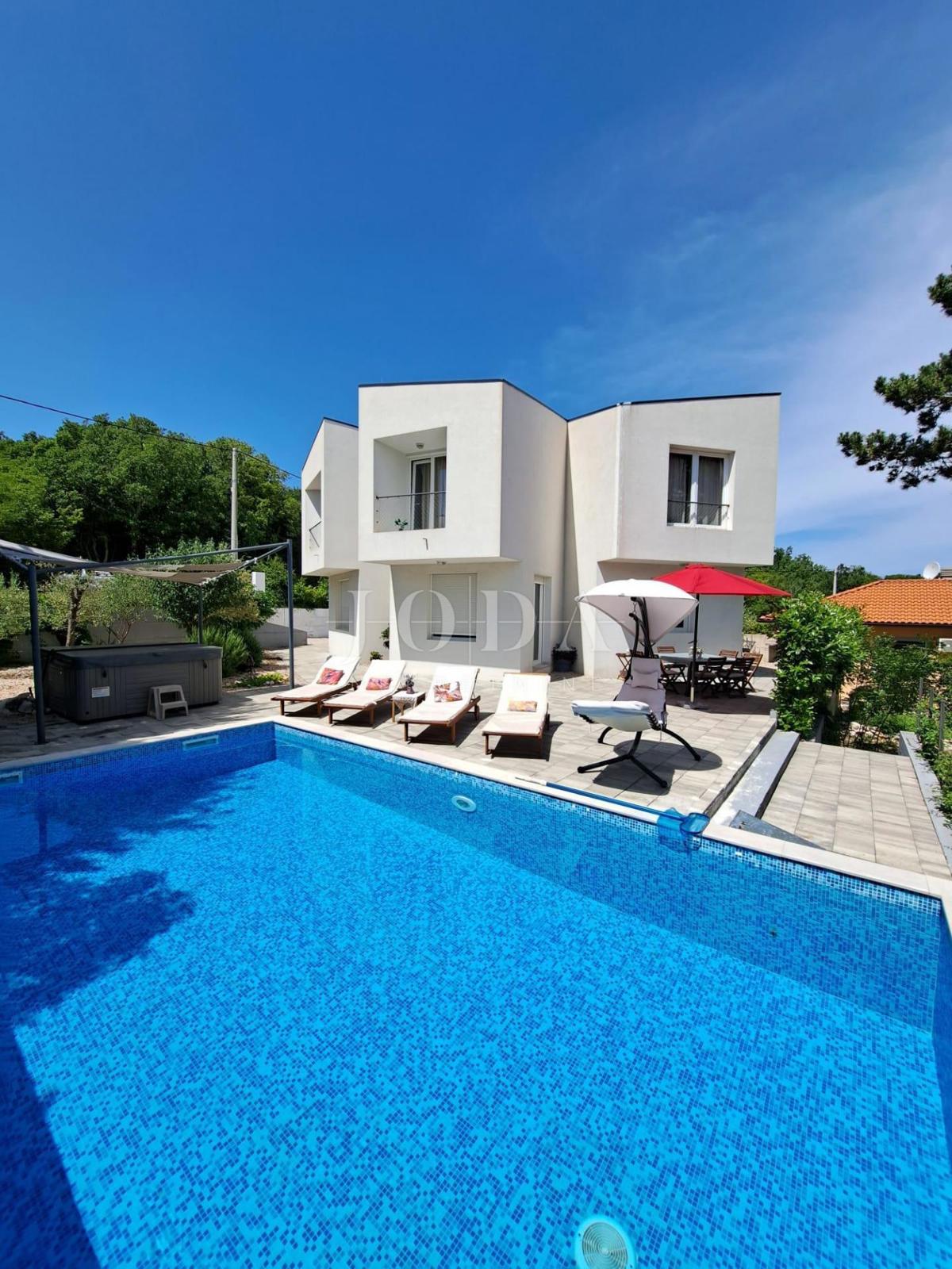 Дом KRK, 450.000 €