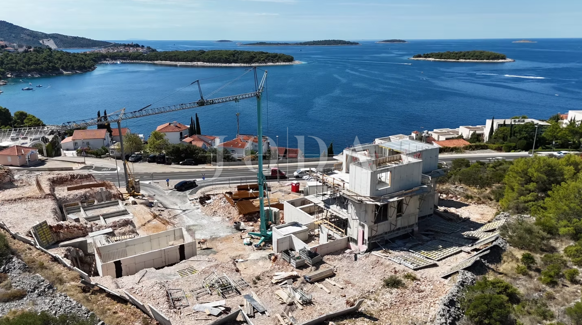 PRIMOŠTEN