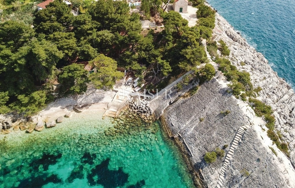 HVAR