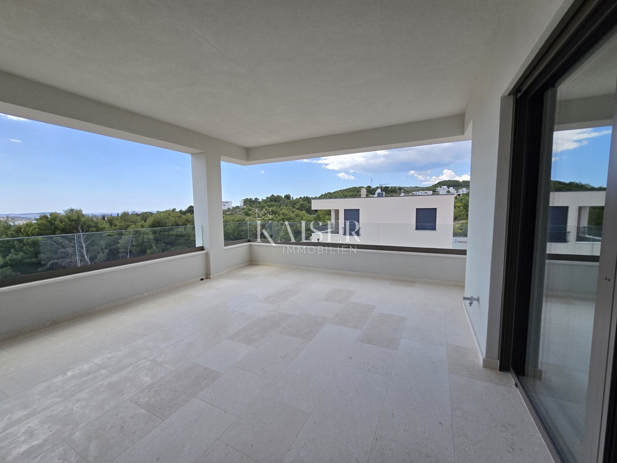 Vodice, Šibenik - Elitan trosobni stan s panoramskim pogledom na more (S5)