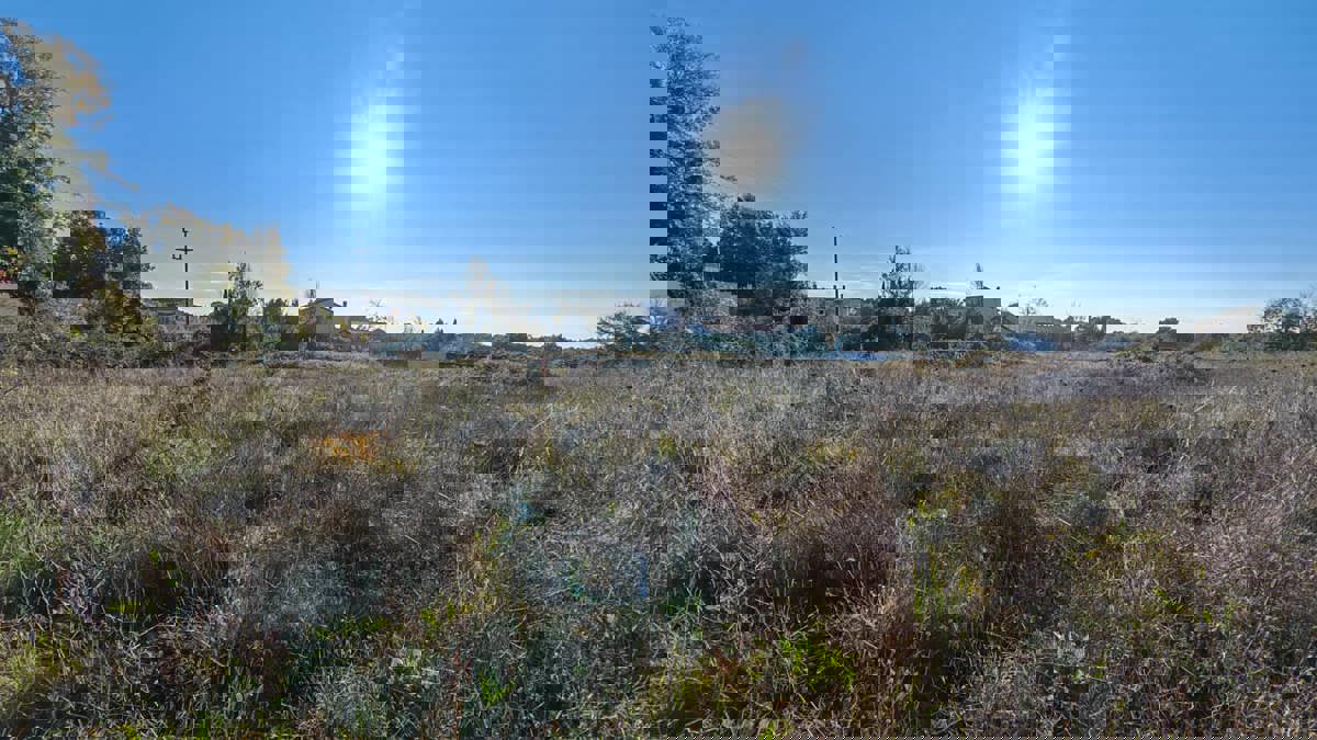 Участок PULA, 118.000 €