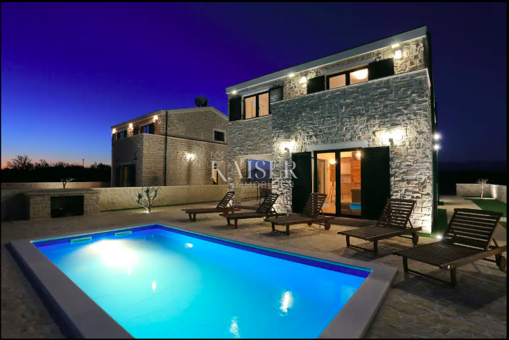 Дом PRIVLAKA, 470.000 €