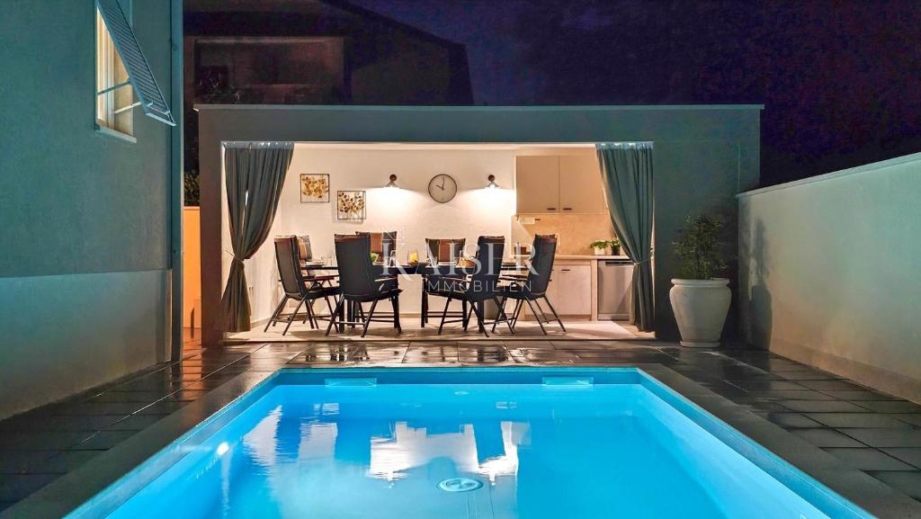 Дом UMAG, 850.000 €