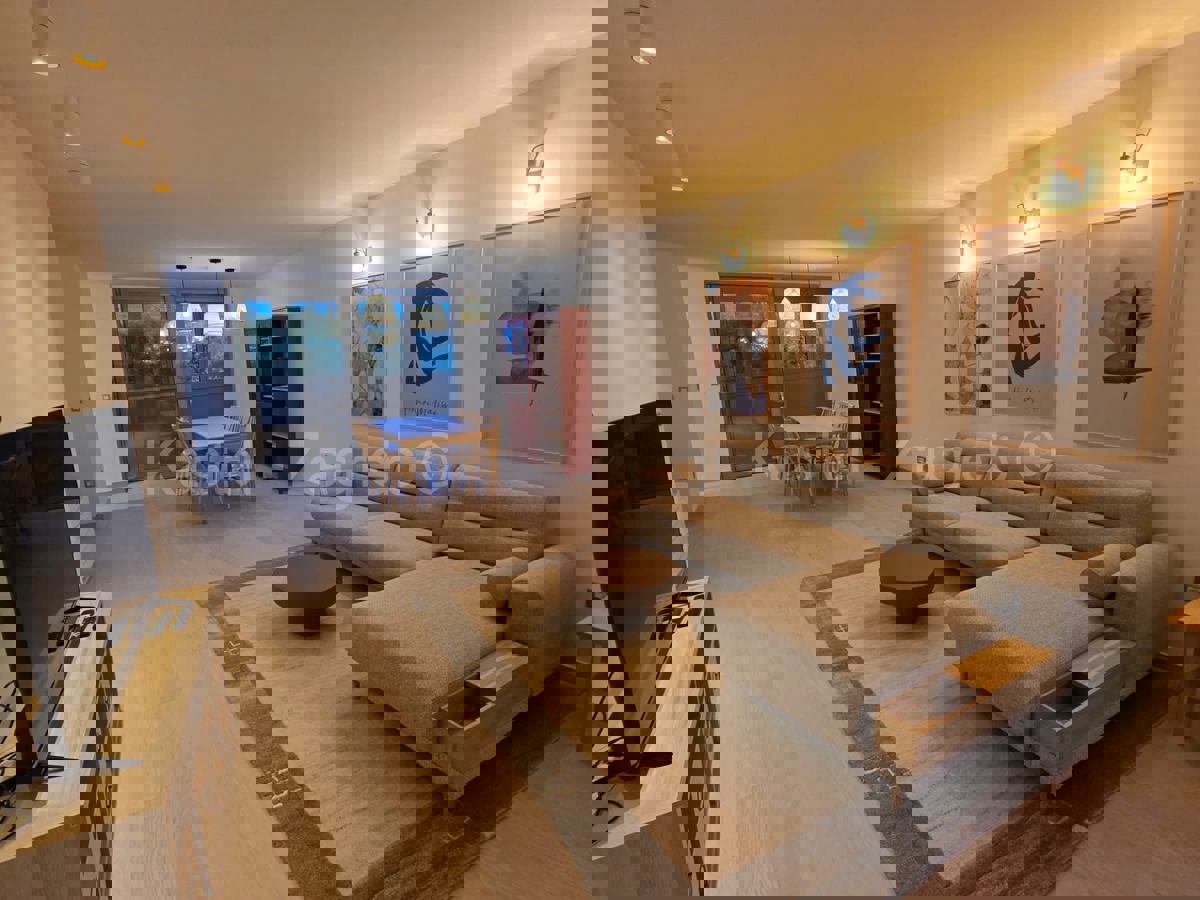 SPLIT
