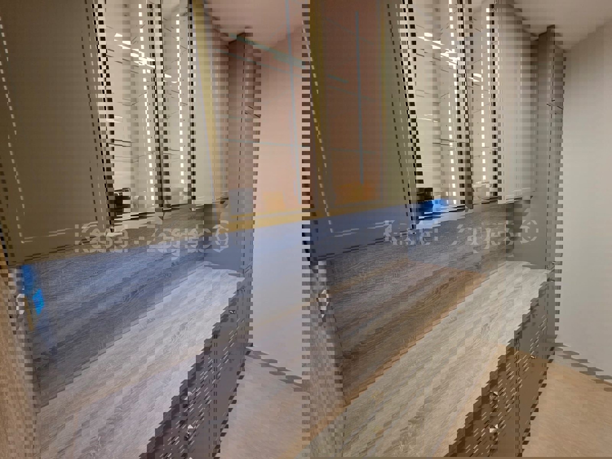 SPLIT