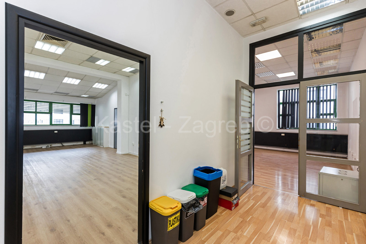 Коммерческая площадь ZAGREB, 423 €