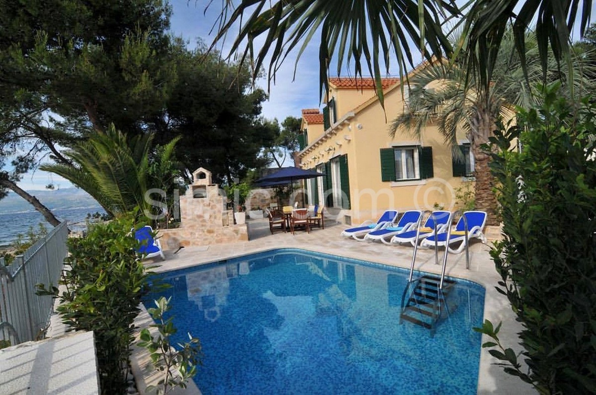 Casa SUPETAR, 1.700.000 €