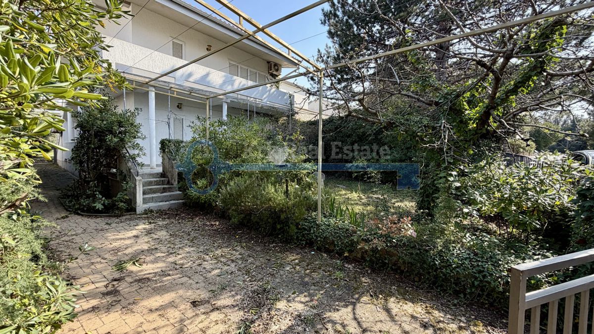 Appartamento KRK, 850 €