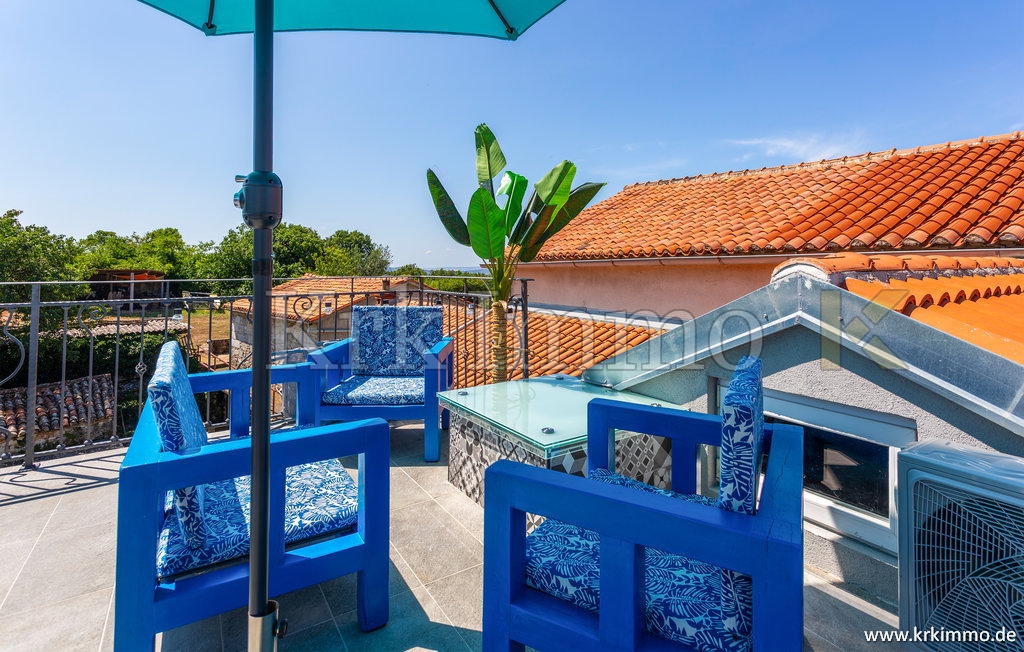 Renovirana kamena kuća s pogledom na more! Nekretnine Krk – 2