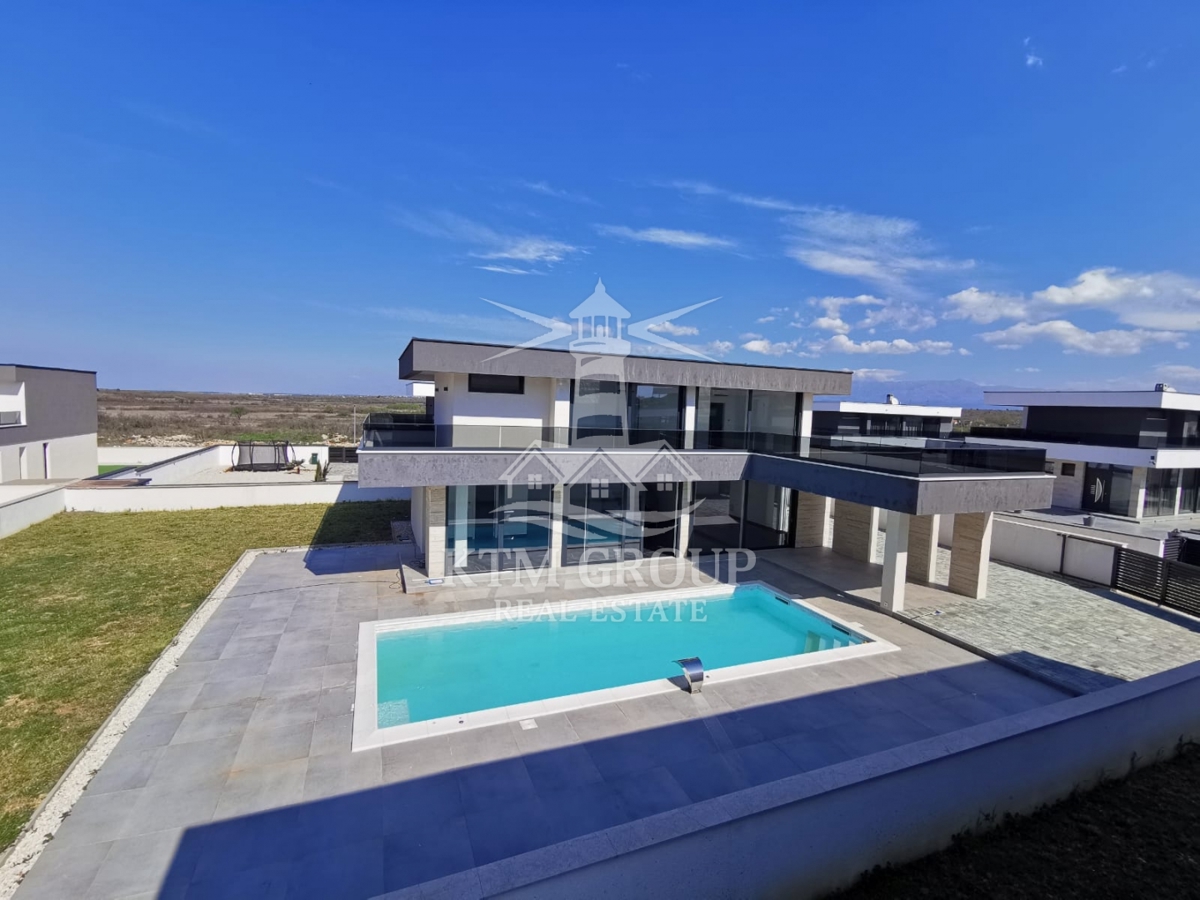 Дом ZEMUNIK DONJI, 468.000 €