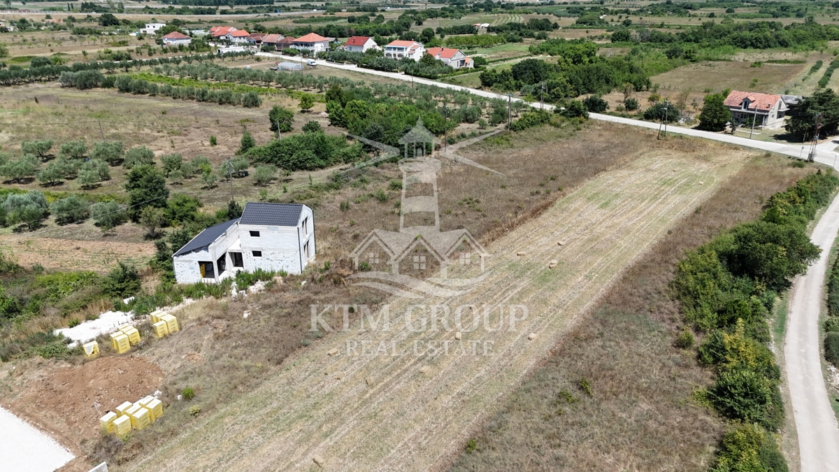 Casa ZEMUNIK DONJI, 180.000 €