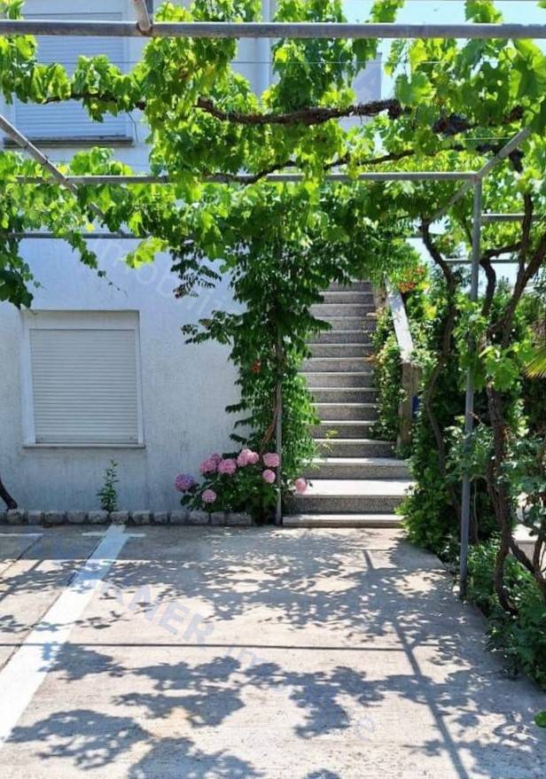 Appartamento KRK, 200.000 €