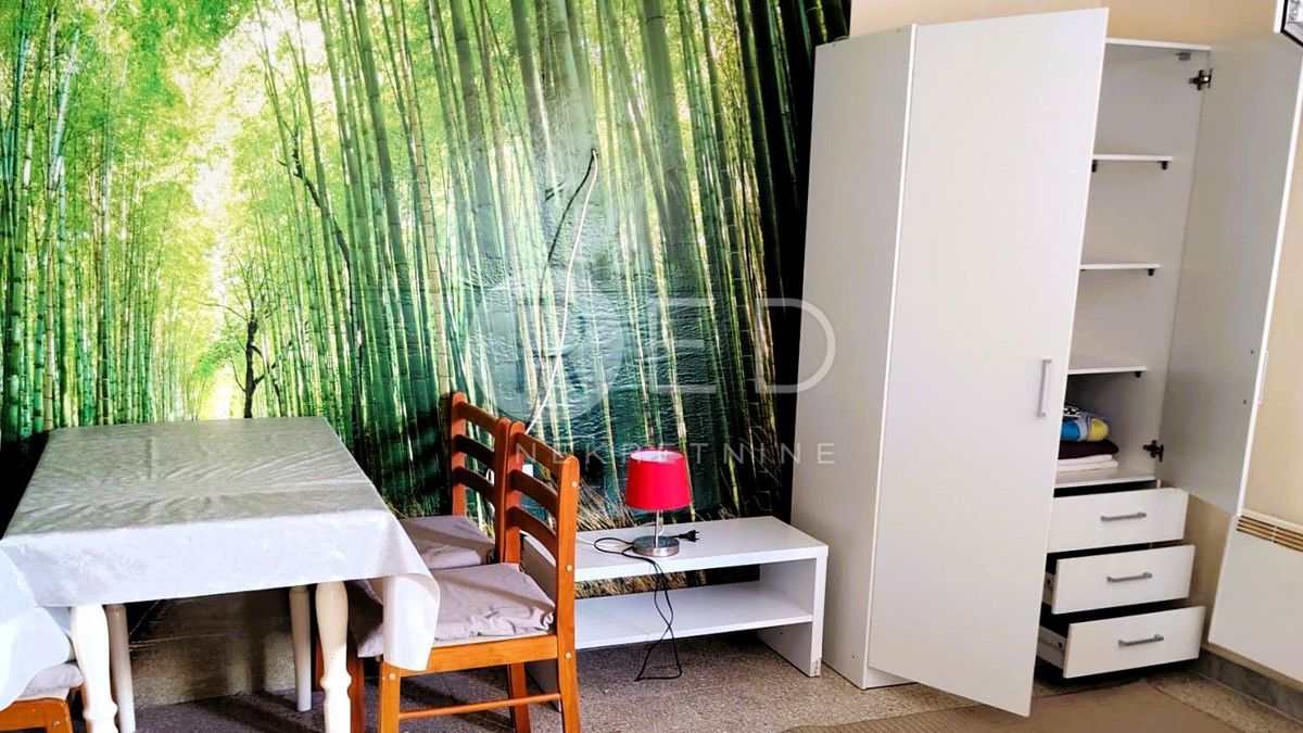 Квартира ZAPREŠIĆ, 300 €