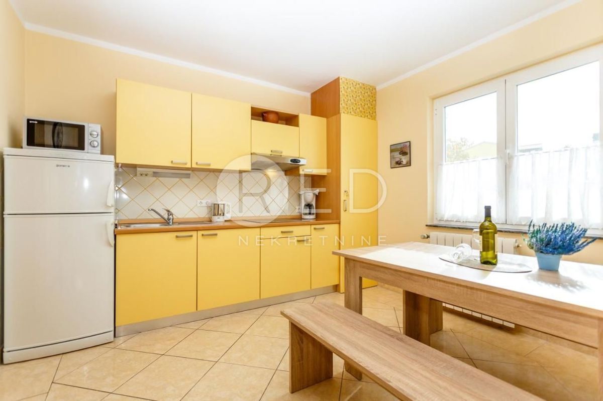 OTOK KRK, MALINSKA - APARTMANSKA KUĆA 100 m OD MORA, 280 m2 – 3