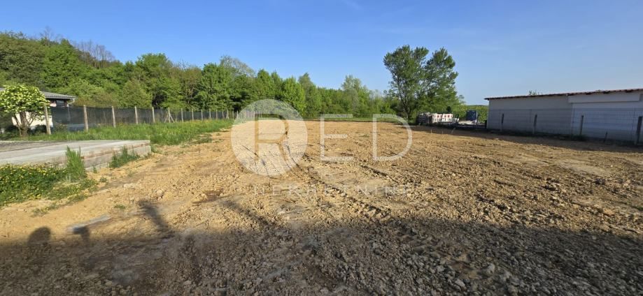 Terreno DUGO SELO, 330.000 €