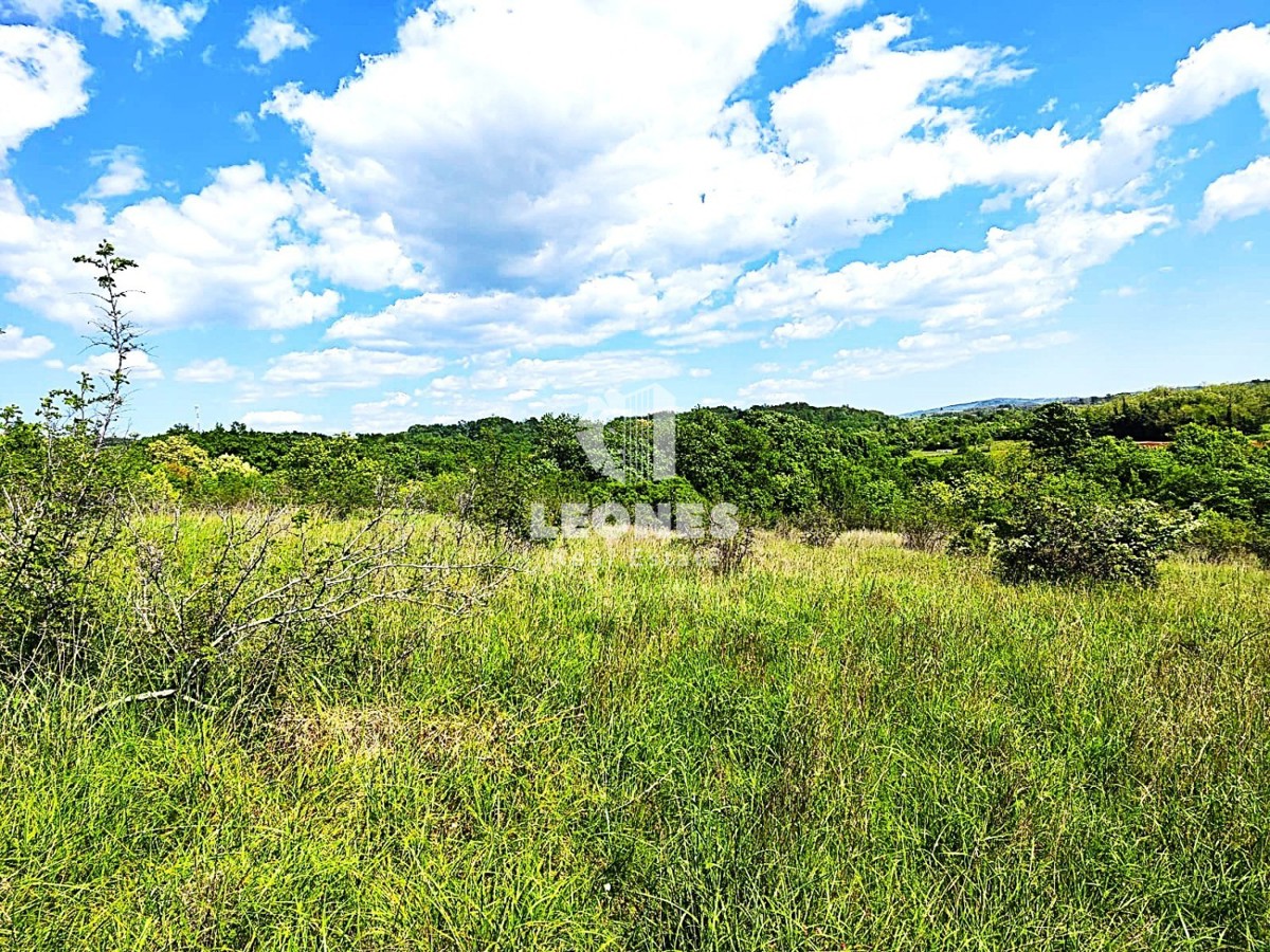 Участок UMAG, 38.073 €