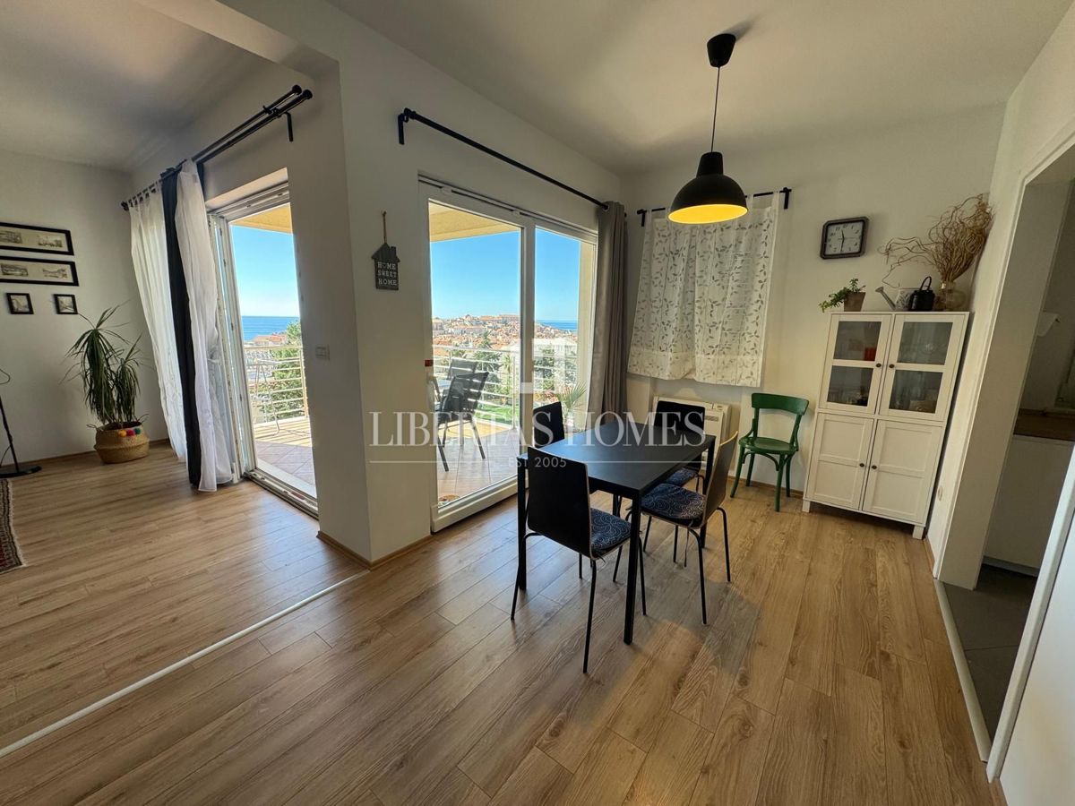 Prodaja komfornog trosobnog stana s pogledom na zidine,Dubrovnik – 2