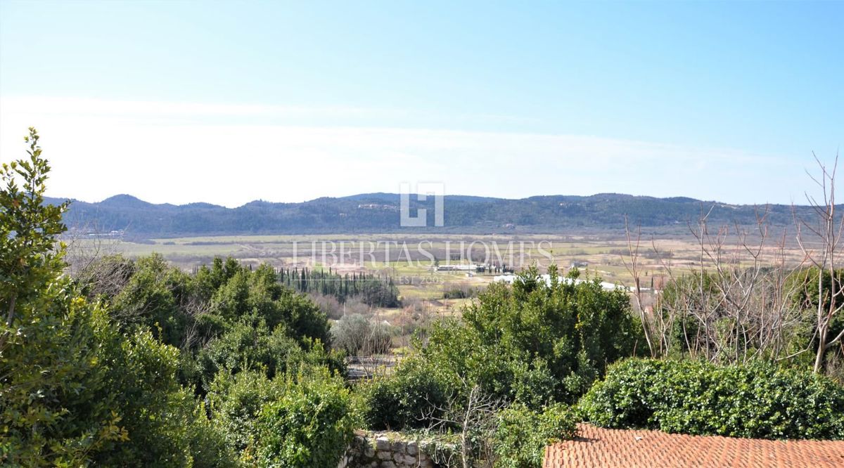 Участок KONAVLE, 110.000 €