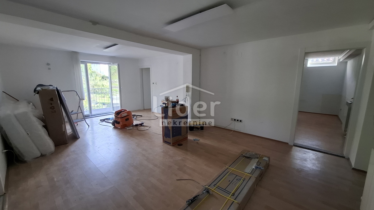 Appartamento MATULJI, 750 €