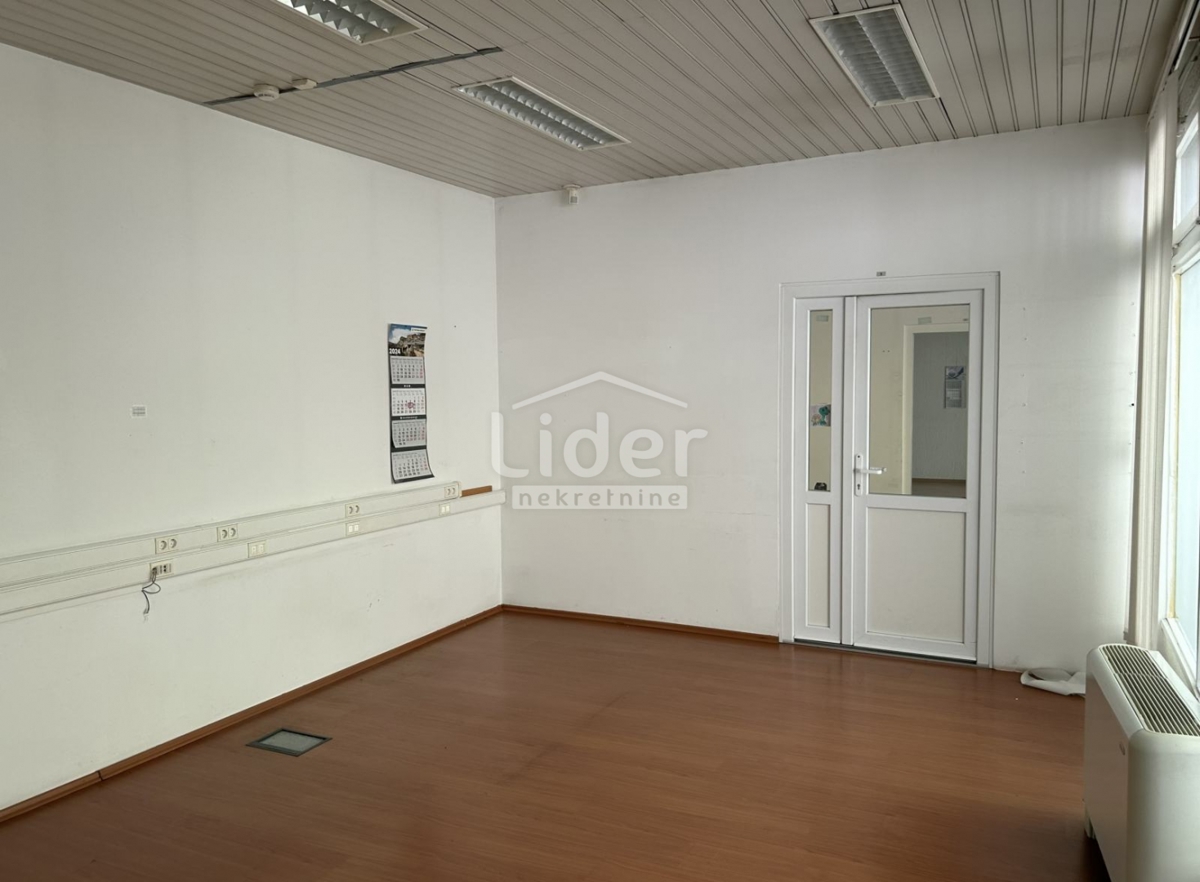 Locale commerciale RIJEKA, 250.000 €