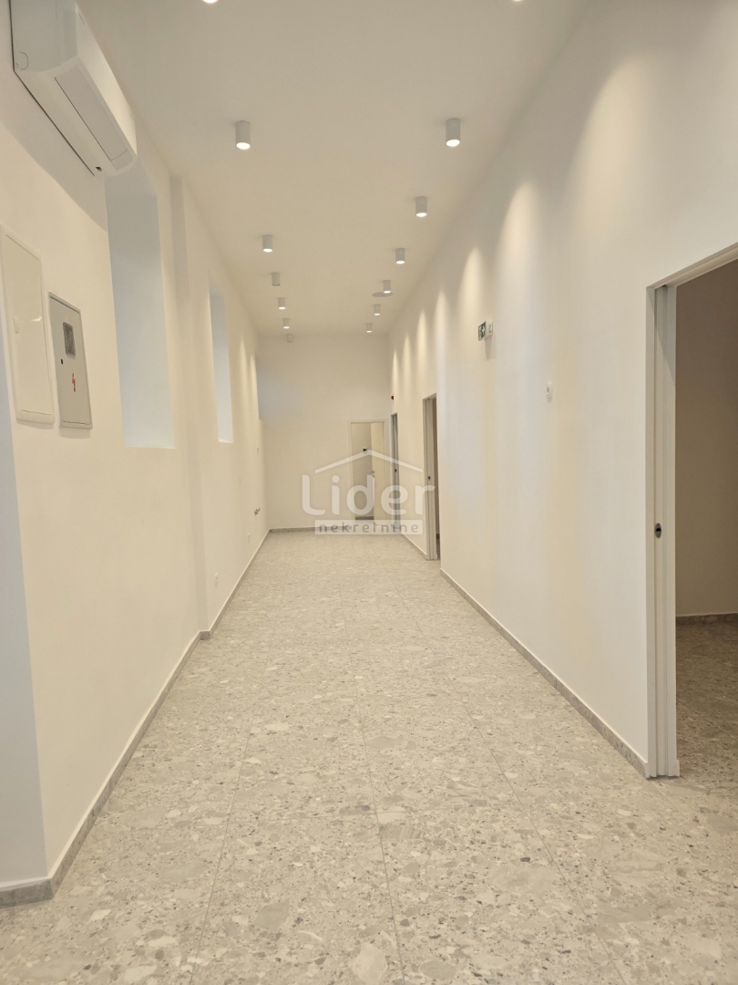Locale commerciale RIJEKA, 1.200 €
