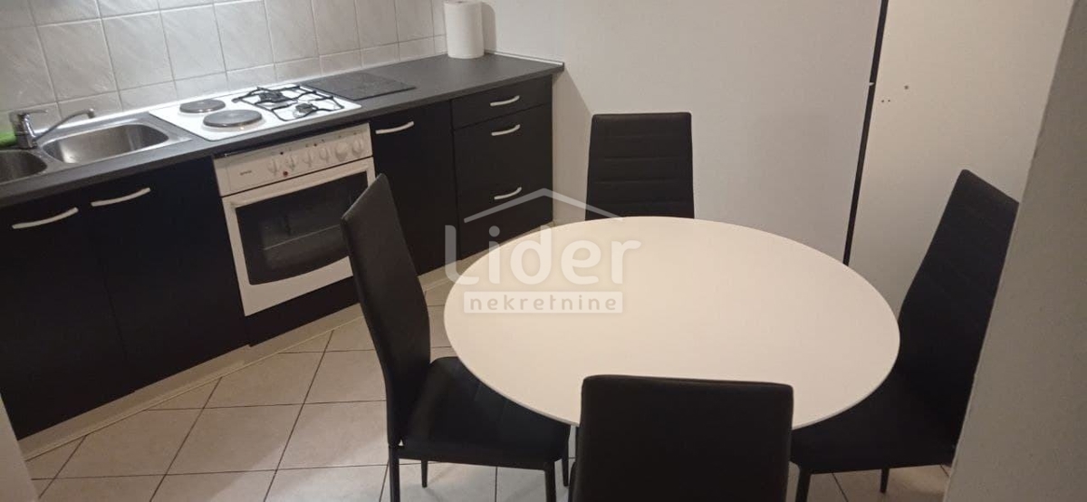 Appartamento RIJEKA, 650 €