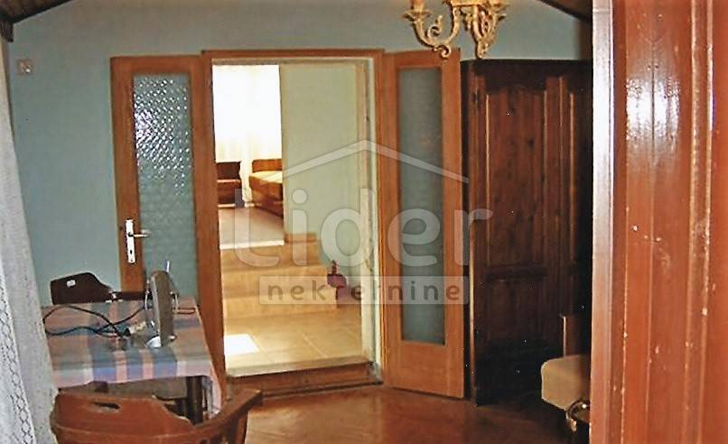 GOSTINJAC, SAMOSTOJEĆA VILA, 505m2, 2000 okućnice – 2
