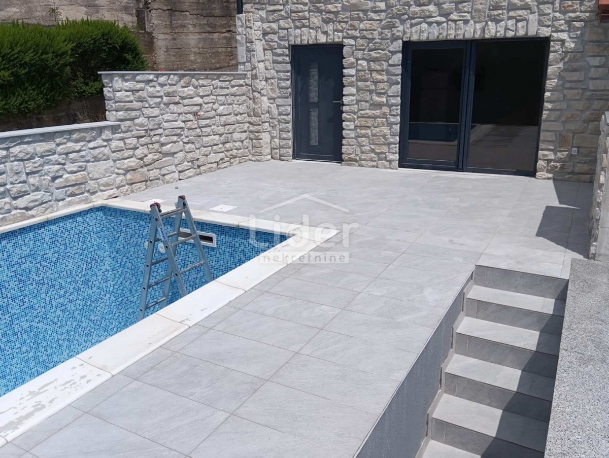 BRIBIR Renoviertes Haus mit großem Garten und Swimmingpool – 2