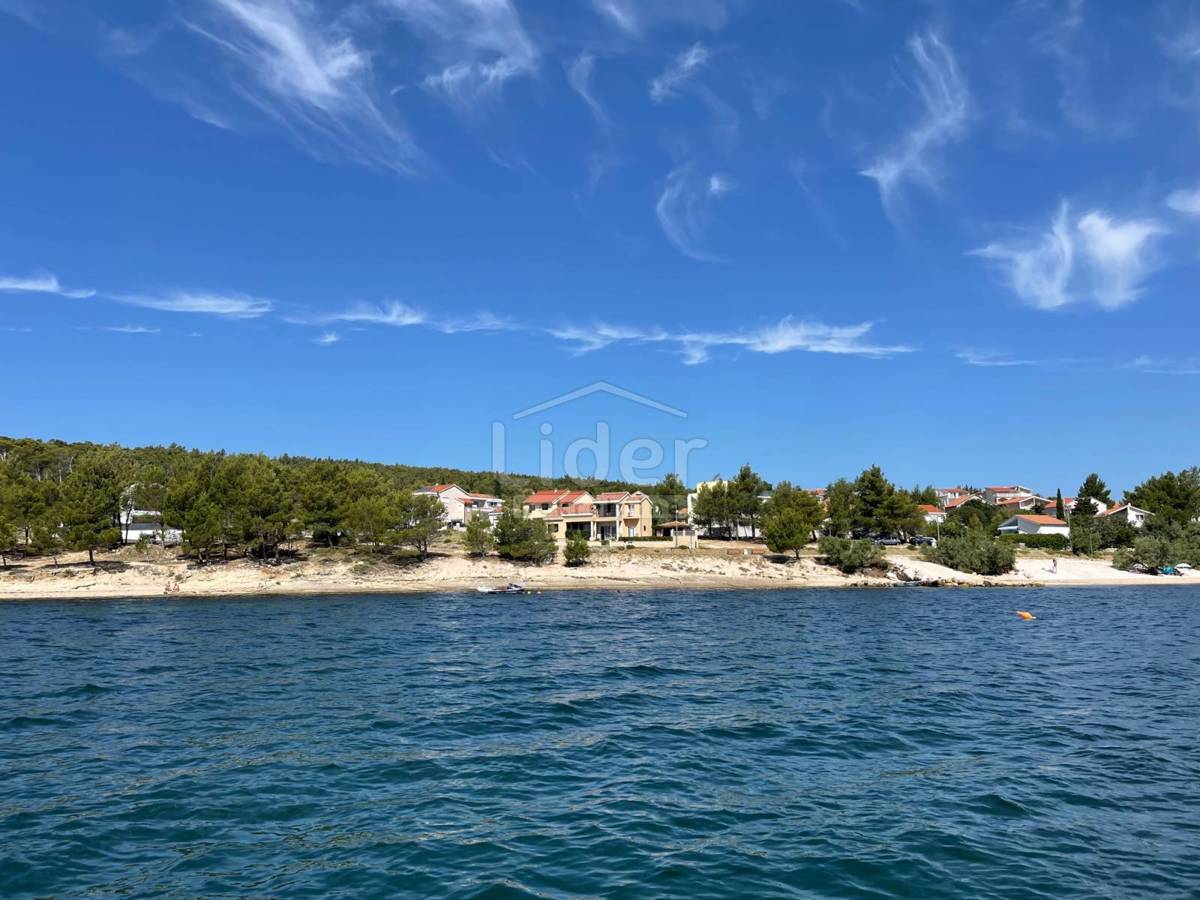 Участок NOVIGRAD, 170.000 €