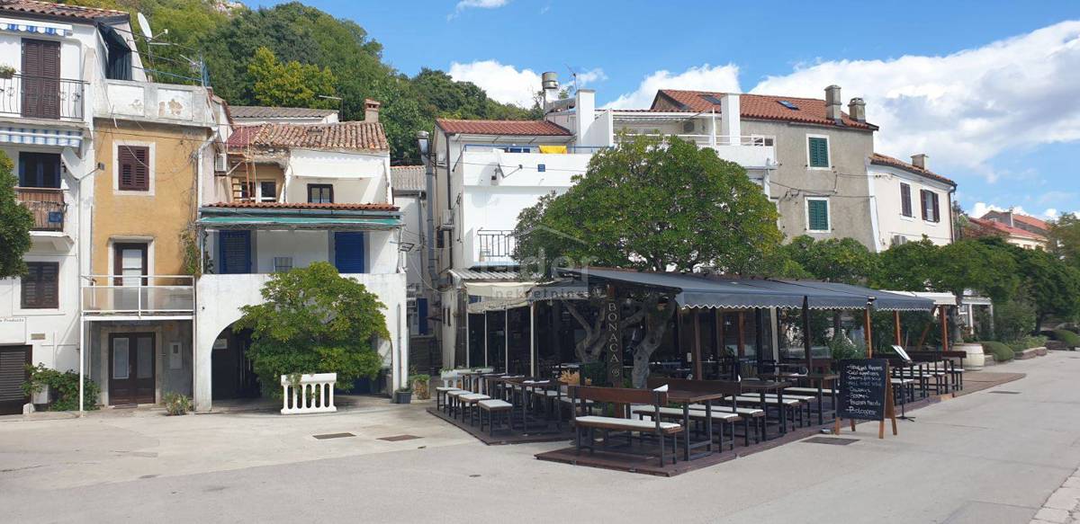 Baška, 1skl.-troetažni, terasa, 1.red do mora – 2