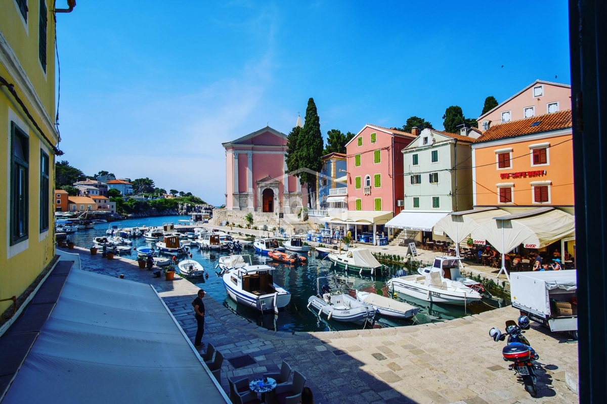 Locale commerciale MALI LOŠINJ, 300.000 €