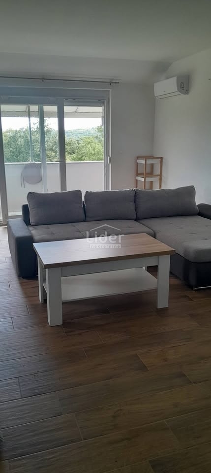 Appartamento KASTAV, 700 €