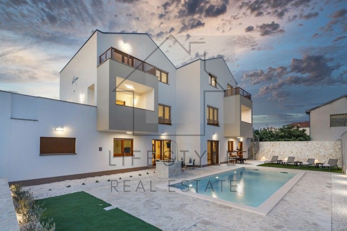 Дома в деревне KAŠTEL LUKŠIĆ 2000000EUR ID-894215 Lifestyle Real Estate