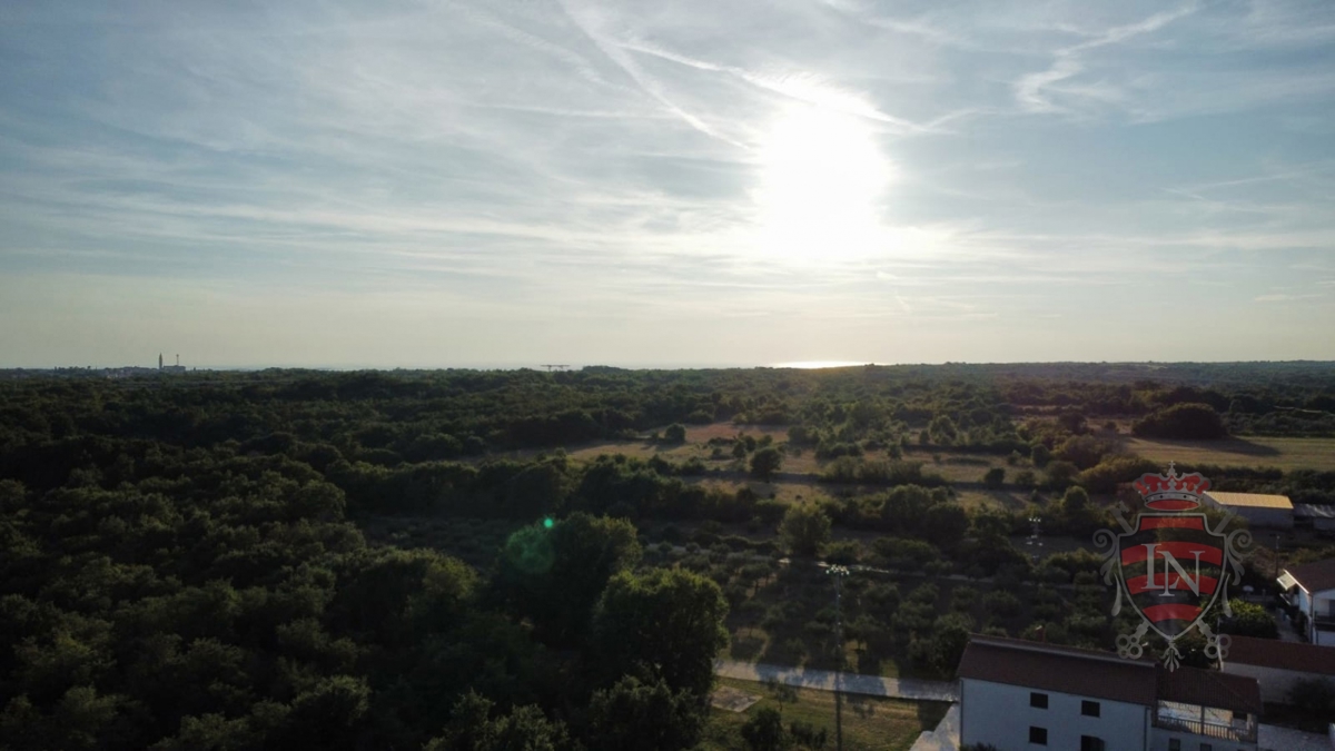 Terreno VODNJAN, 350.000 €