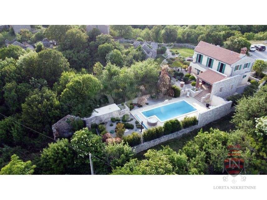 Дом LABIN, 699.000 €