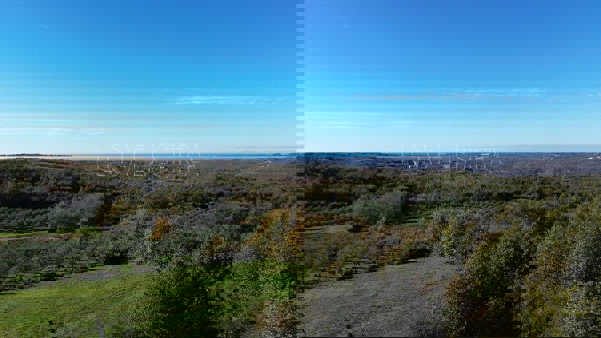 Участок VIŽINADA, 198.000 €