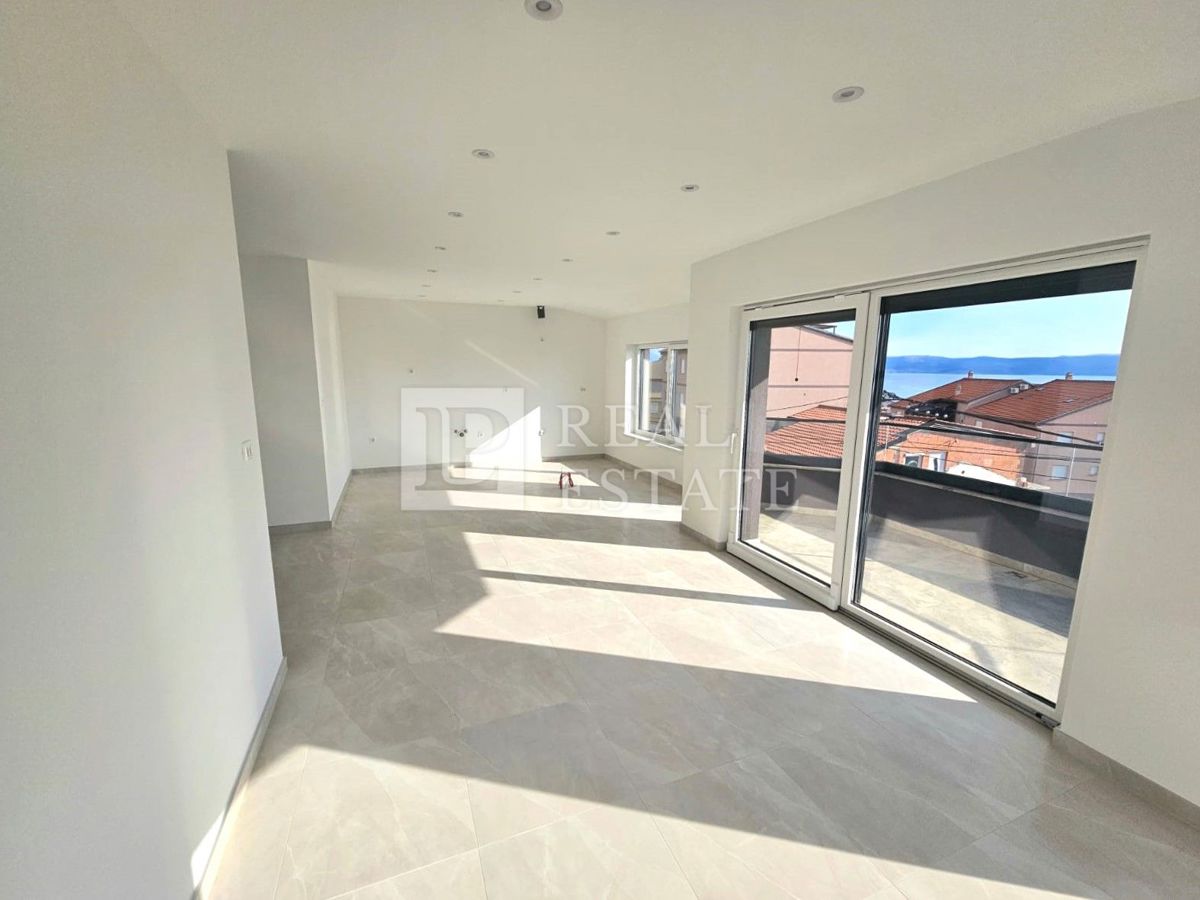 CRIKVENICA - apartma v novogradnji s pogledom na morje – 2