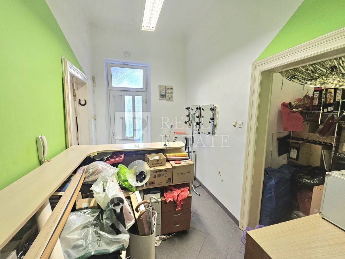 RIJEKA – Poslovni prostor v središču mesta – 3