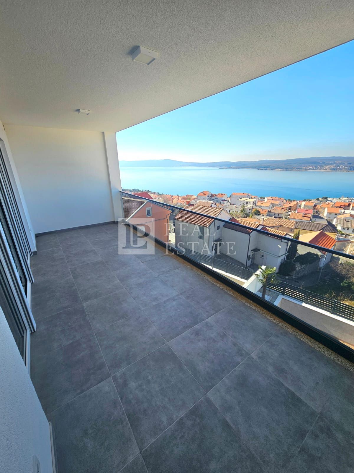 CRIKVENICA - prekrasan stan na prvom katu novogradnje – 2