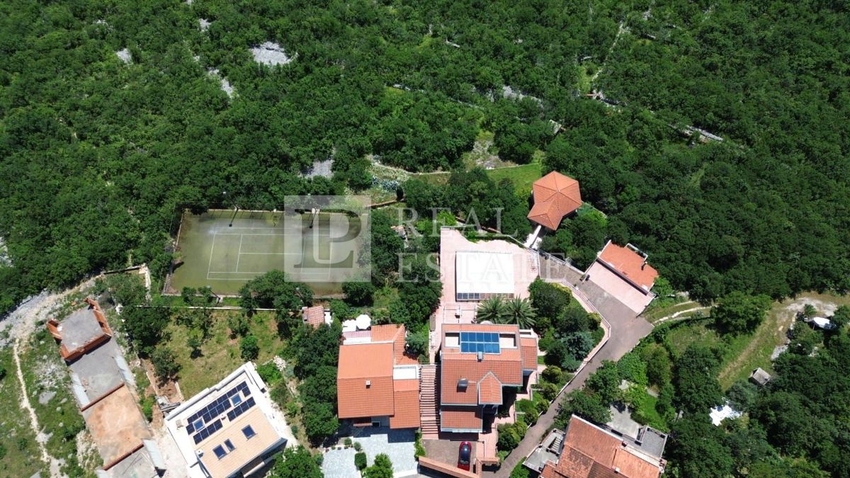 JADRANOVO - apartmajska vila z bazenom v prvi vrsti do morja – 3