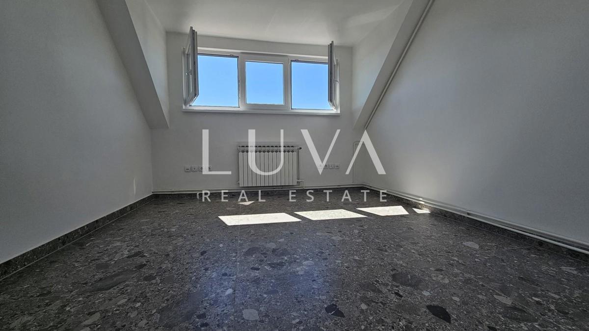 Locale commerciale ZAGREB, 2.500 €