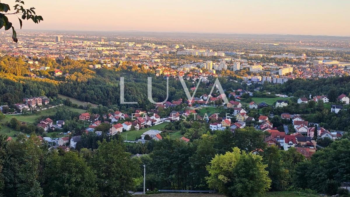 Участок ZAGREB, 129.000 €