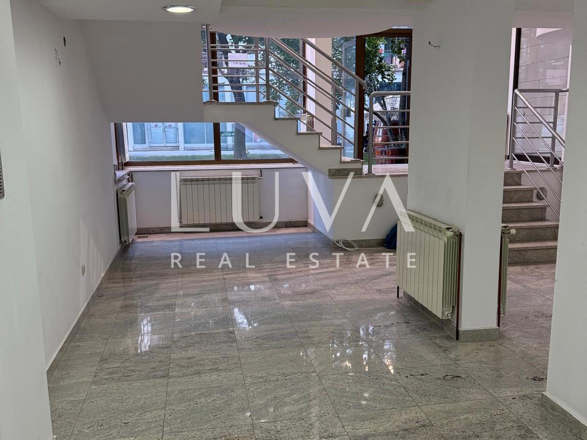 Locale commerciale ZAGREB, 850 €