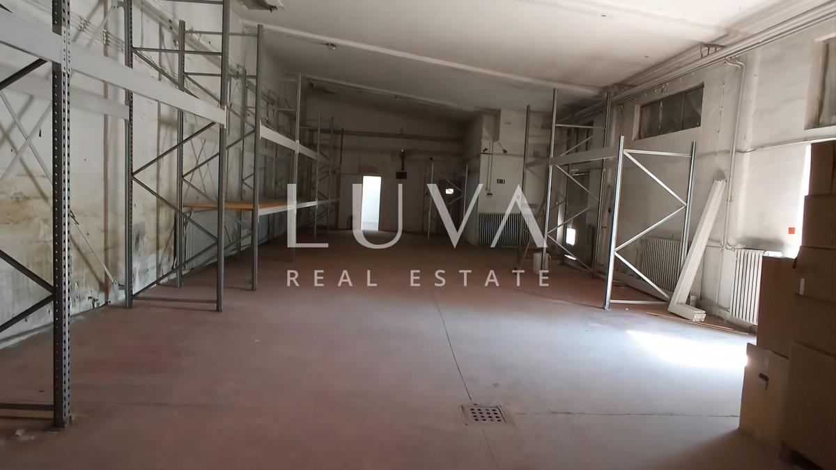 Locale commerciale ZAGREB, 1.850 €